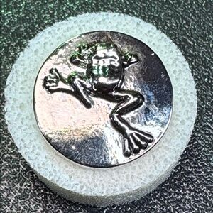 Ginger Snaps 20mm Leaping Frog